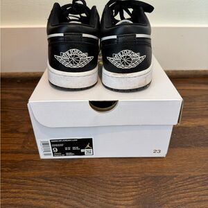 Women’s Air Jordan 1 Low Sneakers